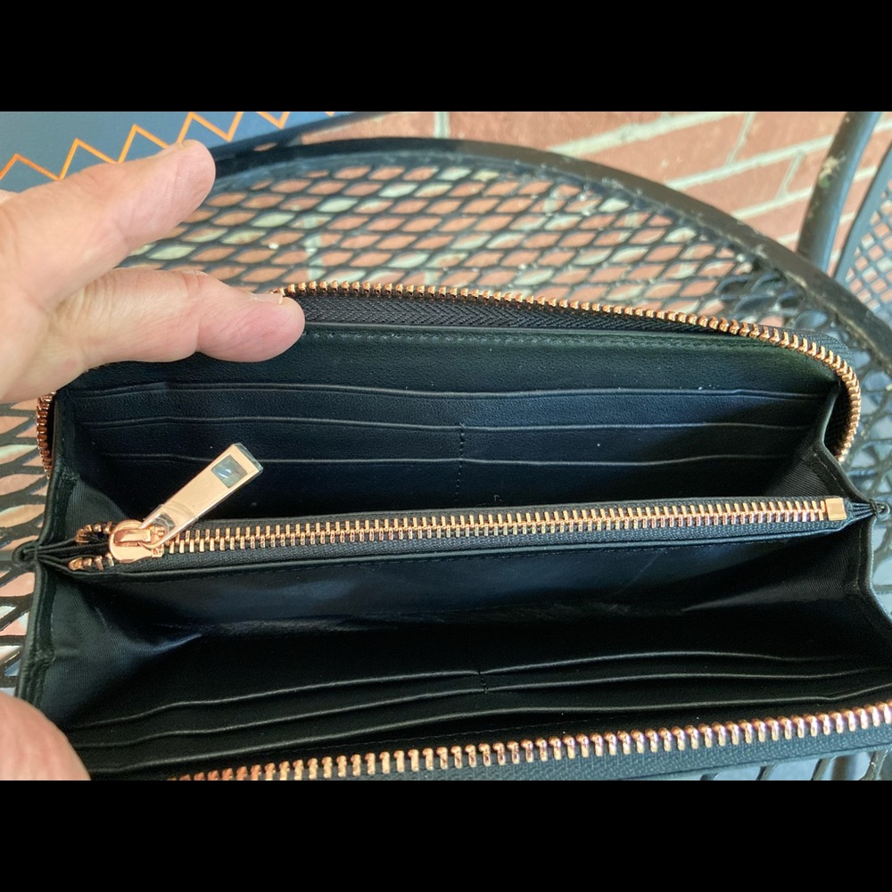 Bitflek black leather embossed wallet. New in box. - Picture 5 of 7